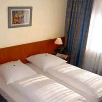 Niederräder Hof 3*