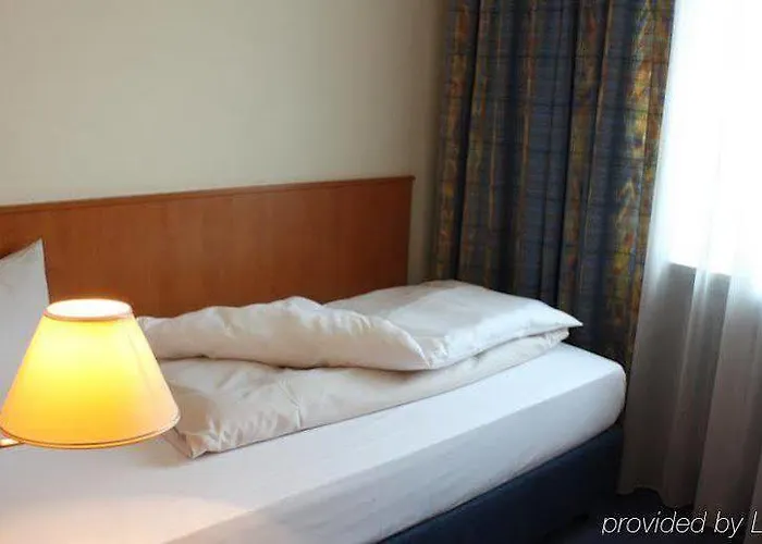 Niederräder Hof Hotel 3*