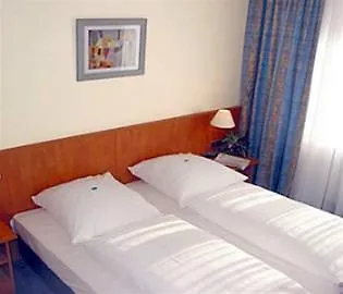 Niederraeder Hof 3*
